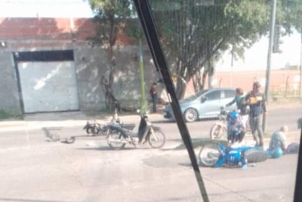 Choque Entre Motos En Avenida Roca E Independencia Por Falta De