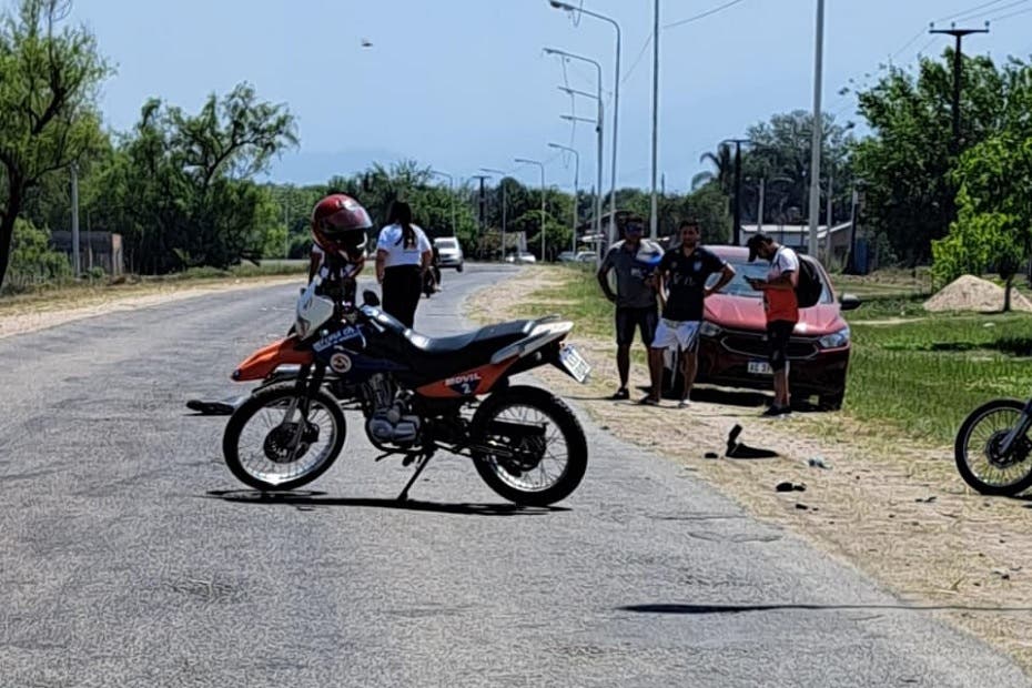 Dos Motociclistas Que Iban Sin Casco Resultaron Heridos Al Chocar Entre